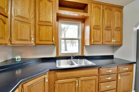 Kitchen - 1045 33rd Ave N, Saint Cloud, MN 56303 photo 5 of 7