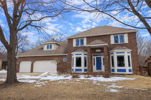 10725 Cambridge Ct, Burnsville, MN 55337