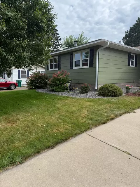 1302 10th Ave NE, Brainerd, MN 56401