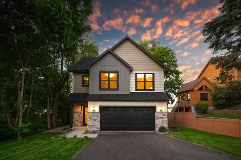 2006 Shorewood Ln, Mound, MN 55364