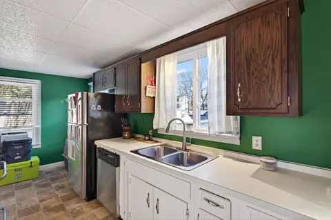 Kitchen - 5206 Drummond Rd, Mound, MN 55364 photo 2 of 4