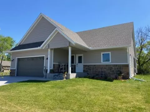 715 Jenks Ave SW, Cokato, MN 55321