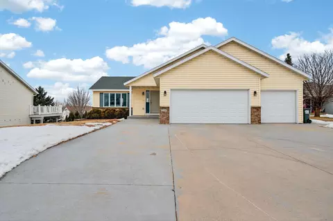 2739 Bandel Dr NW, Rochester, MN 55901