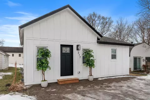 217 Franklin Ave E, Delano, MN 55328
