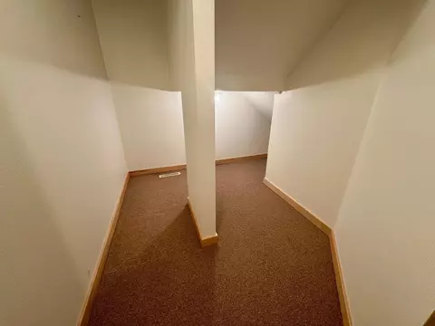 Entry Way - 3161 Blackheath Dr, Saint Cloud, MN 56301 photo 10 of 12