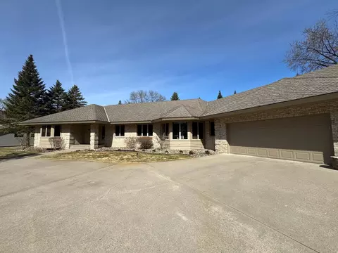 Exterior - 3161 Blackheath Dr, Saint Cloud, MN 56301 photo 4 of 16