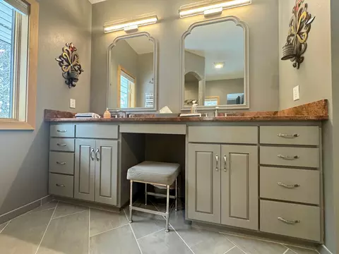 Bath - 3161 Blackheath Dr, Saint Cloud, MN 56301 photo 3 of 11