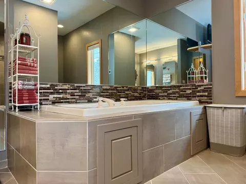 Bath - 3161 Blackheath Dr, Saint Cloud, MN 56301 photo 6 of 11