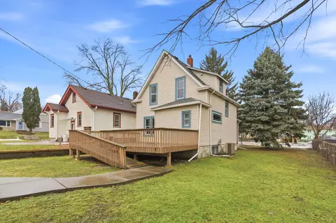 902 Dodd Rd, West Saint Paul, MN 55118