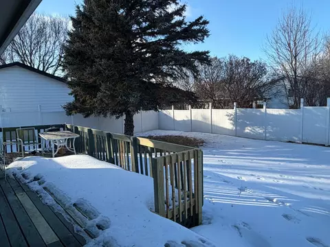 Exterior - 2208 5th Ave SE, Willmar, MN 56201 photo 4 of 5