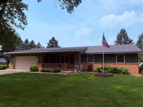 Exterior - 2208 5th Ave SE, Willmar, MN 56201 photo 2 of 5
