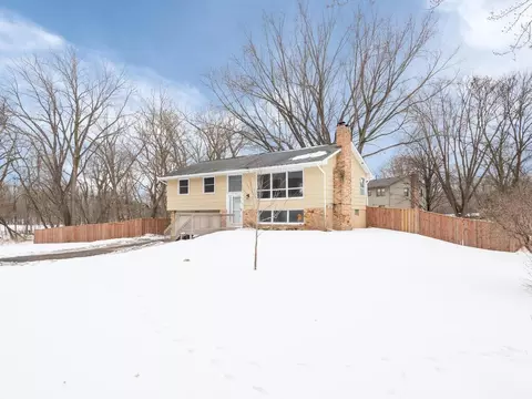 5912 Stoneybrook Dr, Minnetonka, MN 55345