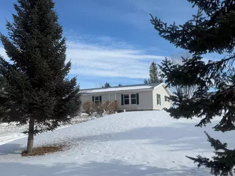 1584 Devils Lake Dr, Mora, MN 55051