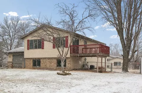 5860 Rolling Ridge Rd, Saint Cloud, MN 56303