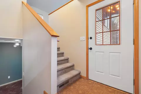5860 Rolling Ridge Rd, Saint Cloud, MN 56303