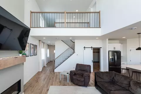 Entry Way - 102 Lindsey Ct, Mapleton, ND 58059 photo 2 of 4