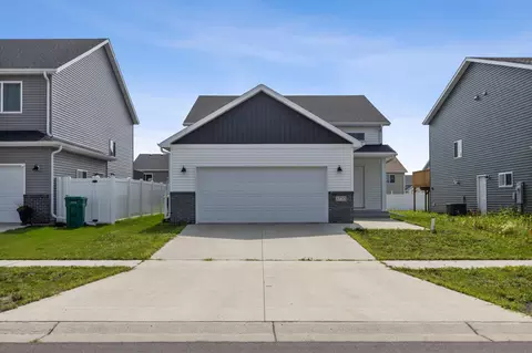 6730 71st Ave S, Horace, ND 58047