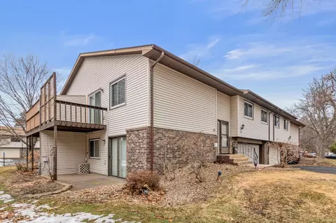 1349 Ashland Pl, Cambridge, MN 55008