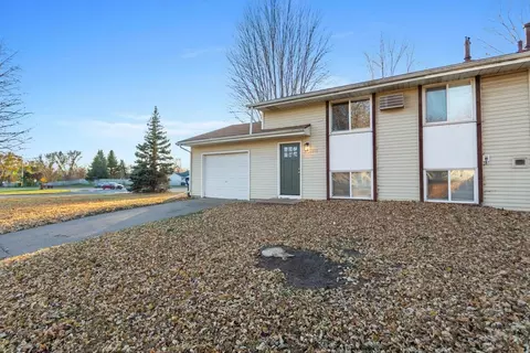 1076 Sibley St S, Shakopee, MN 55379