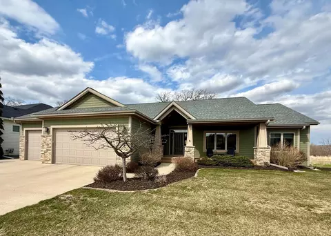 4101 Stone Point Dr NE, Rochester, MN 55906