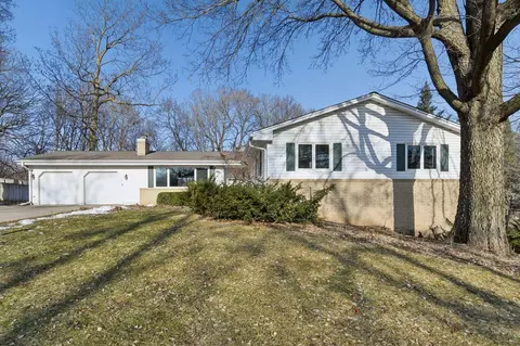 13220 Penn Ave S, Burnsville, MN 55337