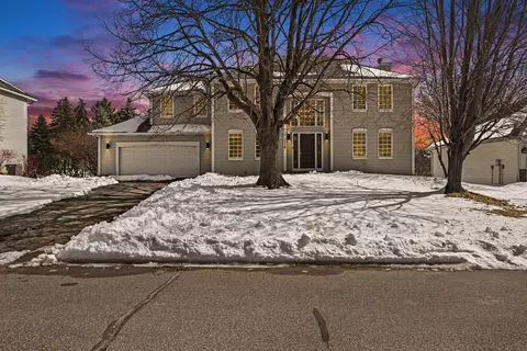 2199 Loyola Dr, Woodbury, MN 55125