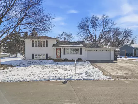 10405 99th Pl N, Maple Grove, MN 55369