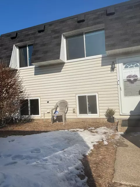 3857 Conroy Trl, Inver Grove Heights, MN 55076