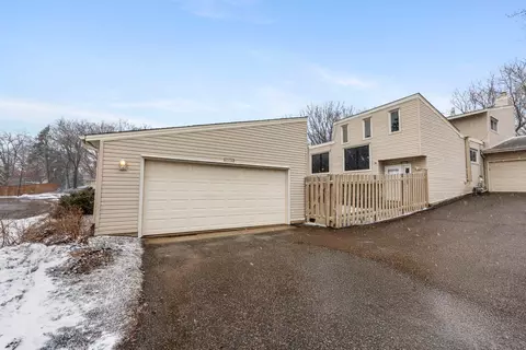 5683 W Bavarian Pass, Fridley, MN 55432