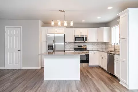 Kitchen - 6826 Thomas St, Horace, ND 58047 photo 2 of 7