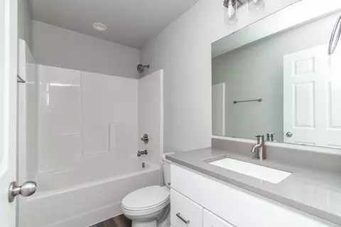 Bath - 6826 Thomas St, Horace, ND 58047 photo 3 of 7