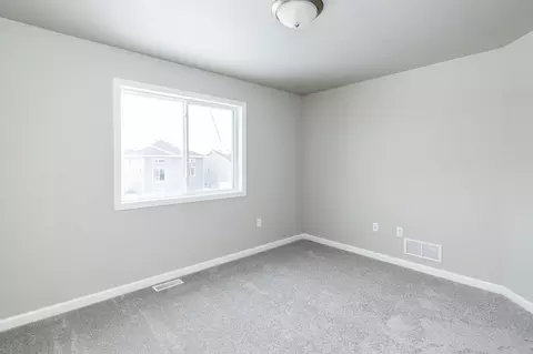 Bedroom - 6826 Thomas St, Horace, ND 58047 photo 6 of 11