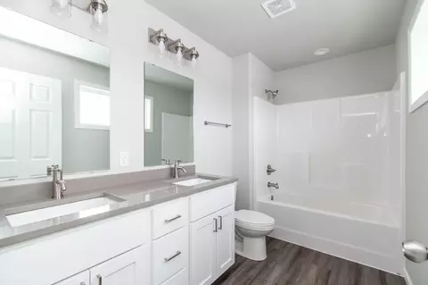 Bath - 6826 Thomas St, Horace, ND 58047 photo 1 of 7