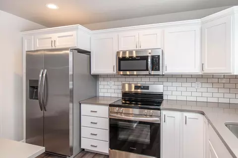 Kitchen - 6826 Thomas St, Horace, ND 58047 photo 4 of 7