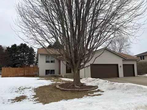 Exterior - 5 6th Ave SE, Elgin, MN 55932 photo 3 of 11