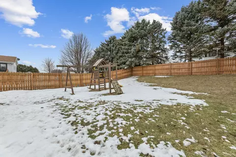 Exterior - 5 6th Ave SE, Elgin, MN 55932 photo 10 of 11