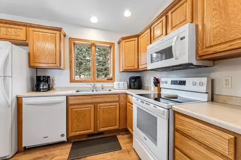 Kitchen - 5 6th Ave SE, Elgin, MN 55932 photo 1 of 4