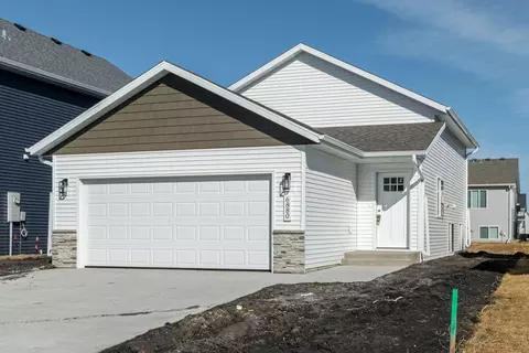 Exterior - 6880 Thomas St, Horace, ND 58047 photo 2 of 5