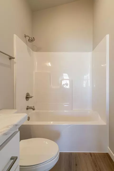 Bath - 6880 Thomas St, Horace, ND 58047 photo 4 of 5