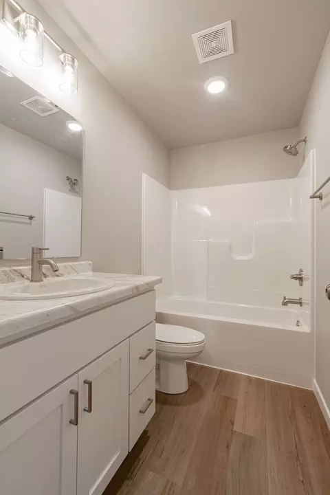Bath - 6880 Thomas St, Horace, ND 58047 photo 5 of 5