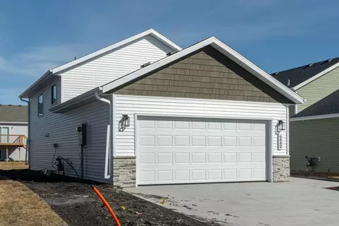 Exterior - 6880 Thomas St, Horace, ND 58047 photo 3 of 5