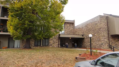 450 Ford Rd #125, Saint Louis Park, MN 55426