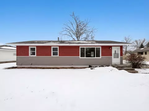 200 Oak Park Dr NE, Blaine, MN 55434