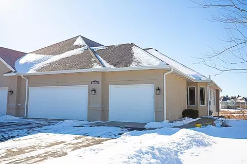 18055 39th Pl N, Plymouth, MN 55446