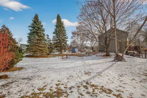 Exterior - 4076 States Ave, Eagan, MN 55123 photo 6 of 11