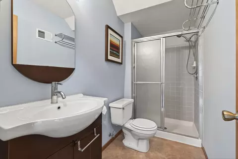 Bath - 4076 States Ave, Eagan, MN 55123 photo 2 of 2