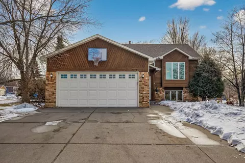 4076 States Ave, Eagan, MN 55123