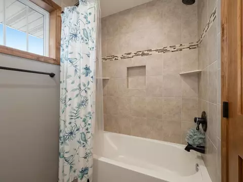 Bath - 8521 122nd Ave SE, Becker, MN 55308 photo 7 of 8