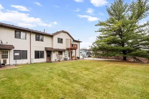 1658 Helena Rd N, Oakdale, MN 55128