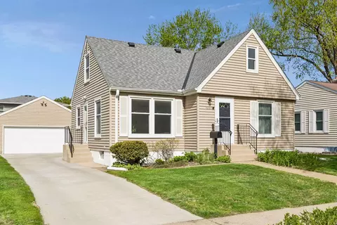 1031 Bowdoin St, Saint Paul, MN 55116